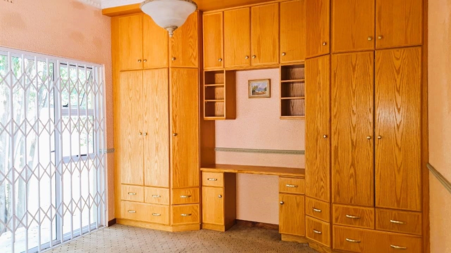 8 Bedroom Property for Sale in Waverley Free State